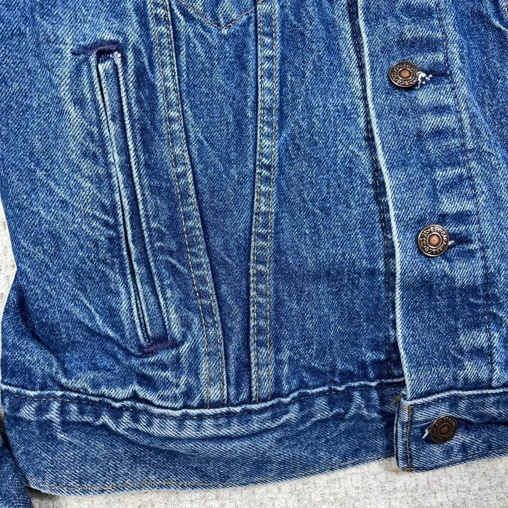 Vintage Levis Denim Jacket Men Size 42 Blue Med Wash 90s  USA Made 70506 0216